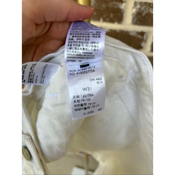 Levi’s White High Waisted Cutoff Mom Shorts Size 31 - Picture 6 of 8